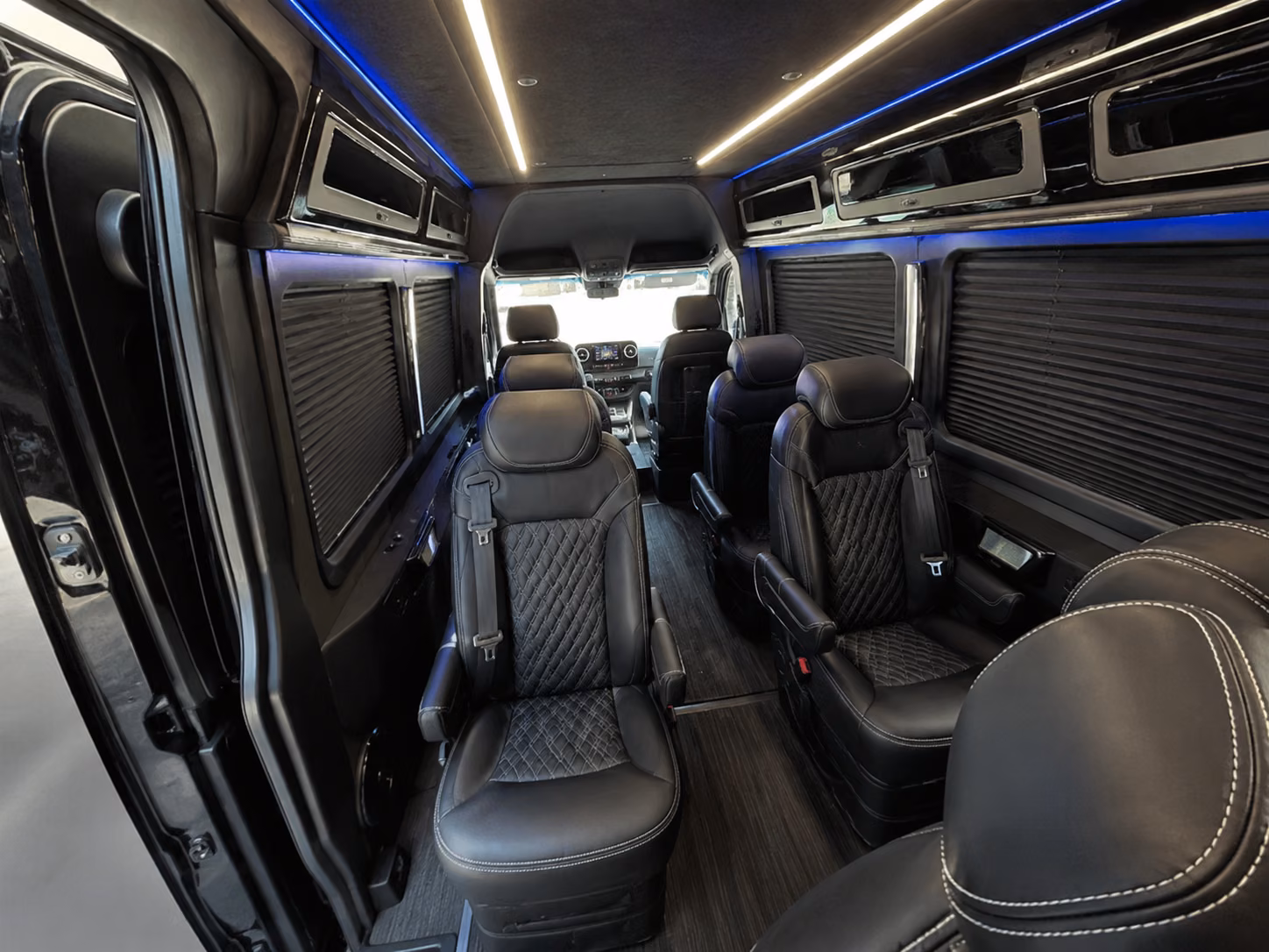 find the perfect transportation for your next airport transfer 4